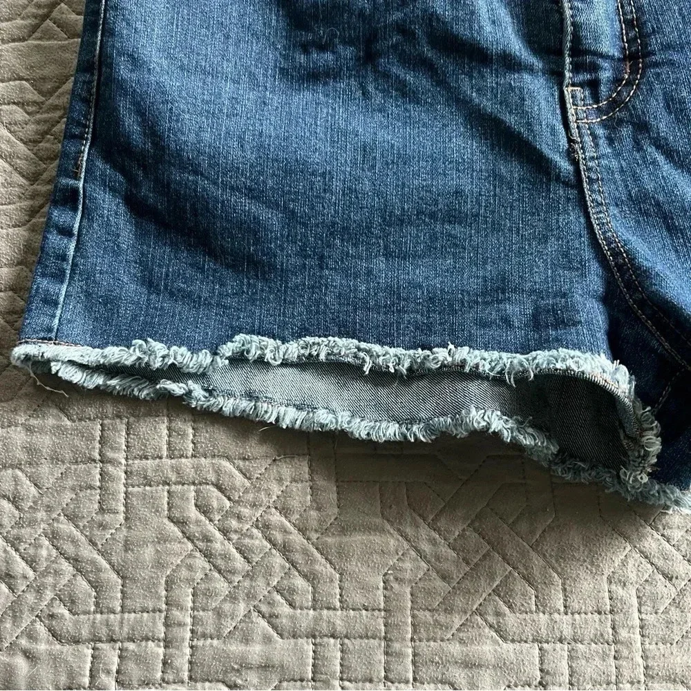 Refuge Denim Jean Shorts Frayed Hem Stretch‎ Size 10 Festival